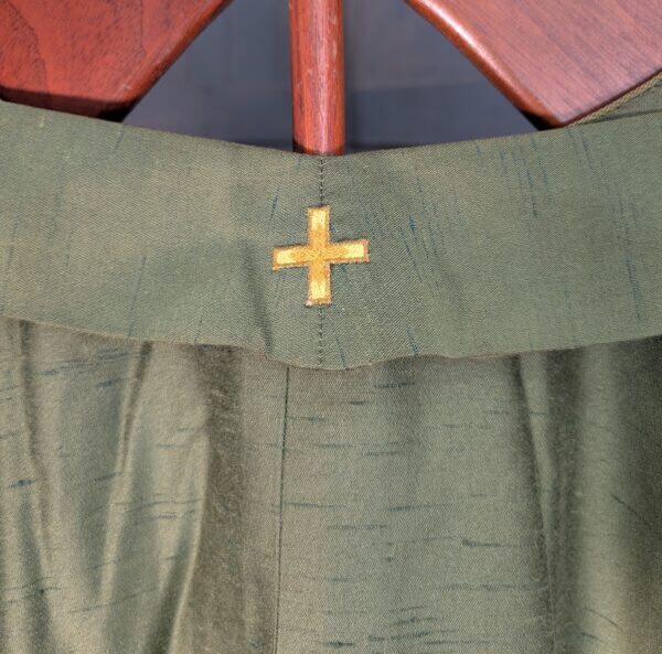 Beautiful Wippell Green Slub Silk 1960's Vintage Chasuble with Crosses & Stole