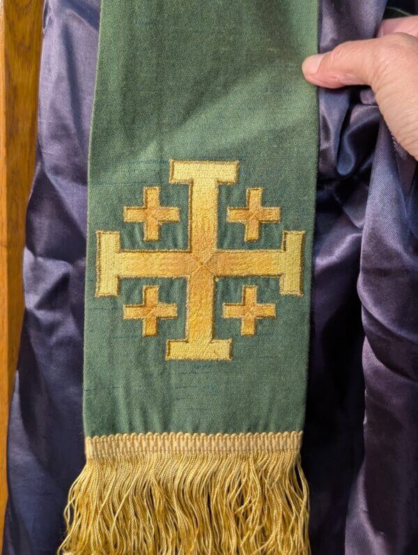 Beautiful Wippell Green Slub Silk 1960's Vintage Chasuble with Crosses & Stole