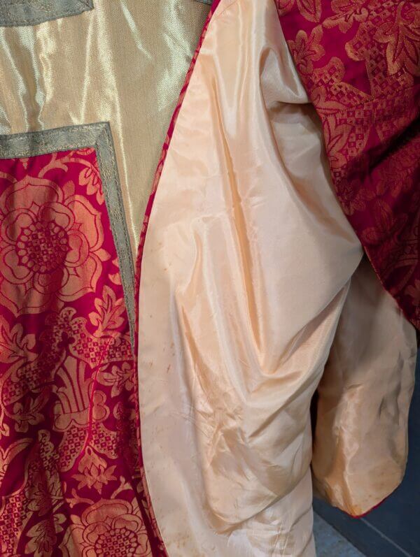 Watts & Co Red & Gold Silk Damask Chasuble with Large Cross plus Stole Burse Veil