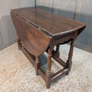 18th Century Oak Gateleg Table