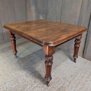 Beautiful Victorian Wind-Out Mahogany Table with Extra Leaf & Winder