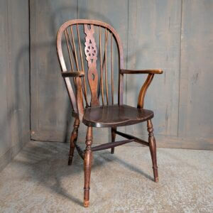 Antique Windsor Wheelback Elbow Chair
