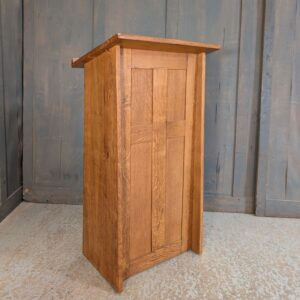 Very Attractive Figured Grain Solid Oak Lectern Ambo with Cross