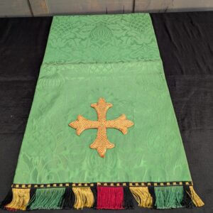 Good Quality Vintage Green Silk Lectern Fall with Embroidered Gold Cross